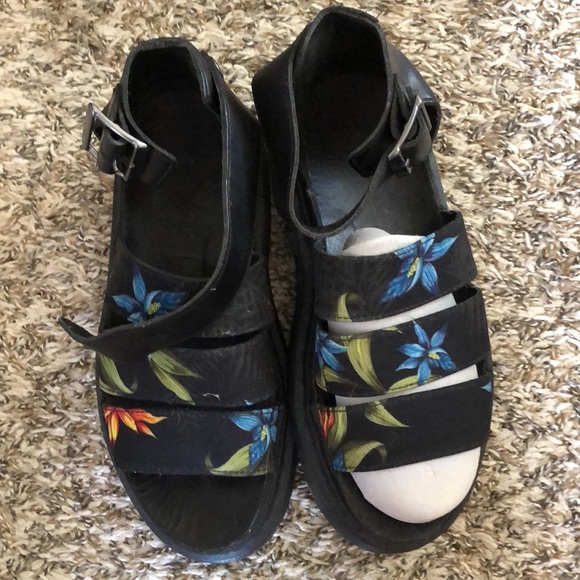 Dr. Martens Shoes - Dr Martens Clarissa Open Toe Samdals
